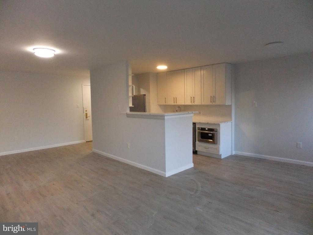 1640 Oakwood Drive - Photo 3