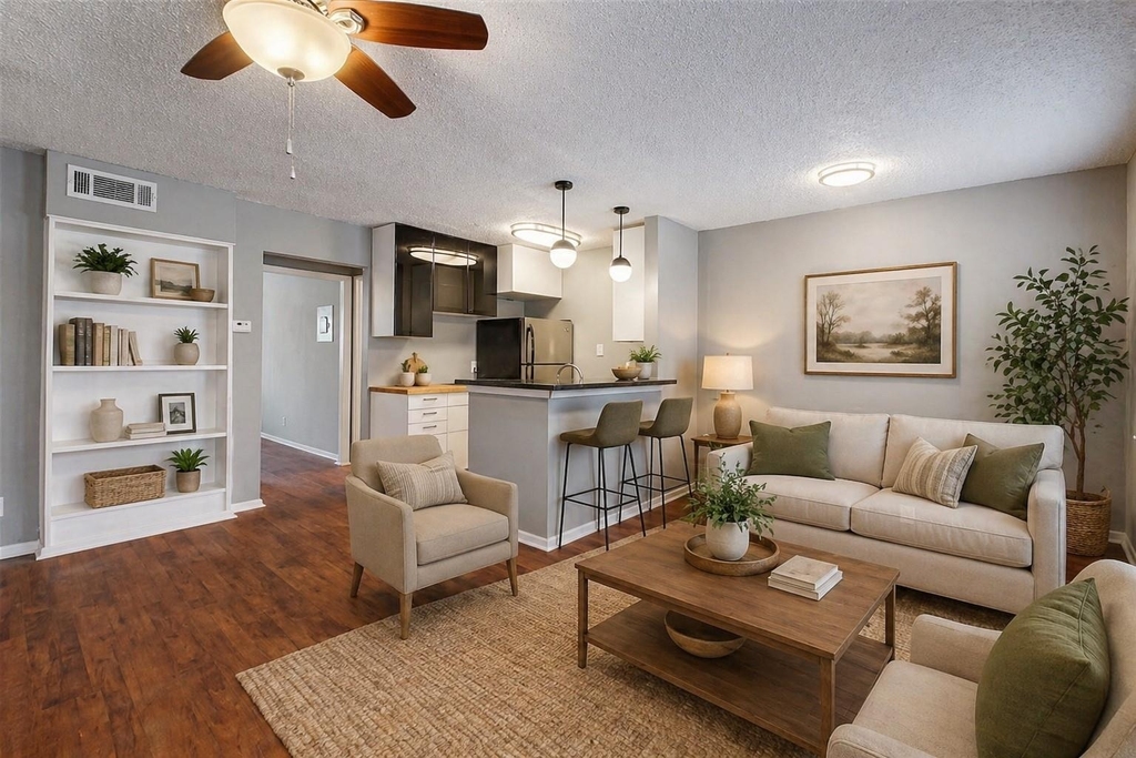 2401 Manor Rd - Photo 1