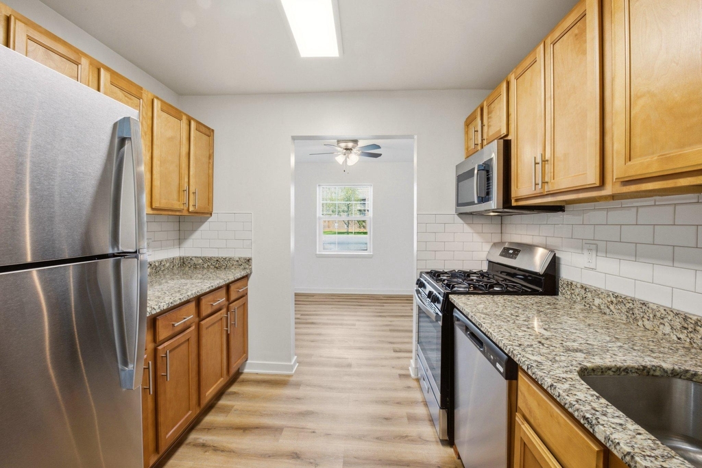 1207 Colony Court - Photo 4