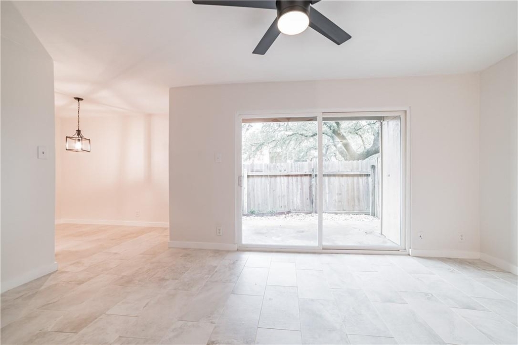 2600 Penny Ln - Photo 2