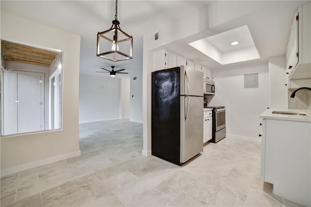 2600 Penny Ln - Photo 5