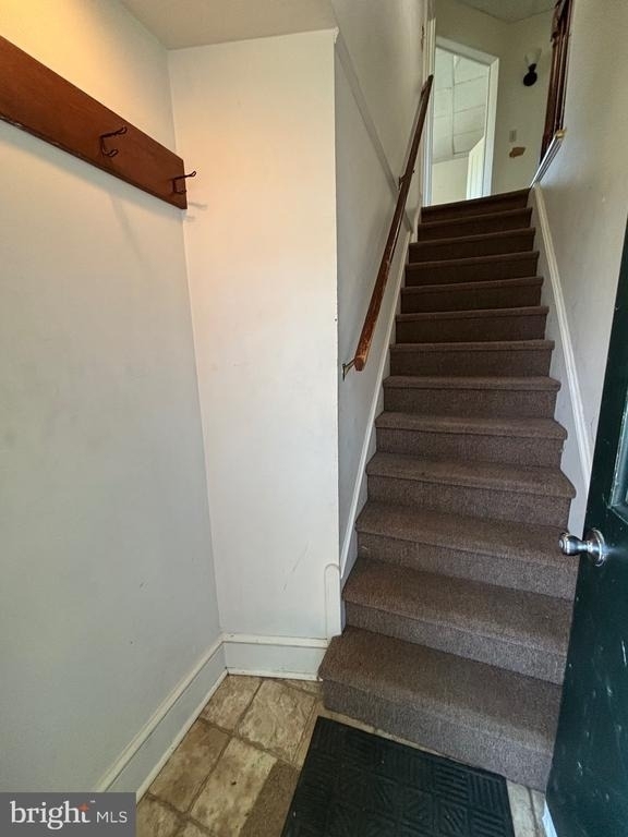 976 W Main Street - Photo 2