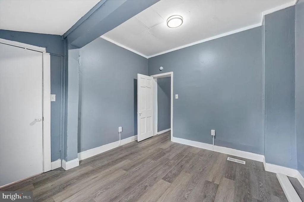 1110 Morton Avenue - Photo 9
