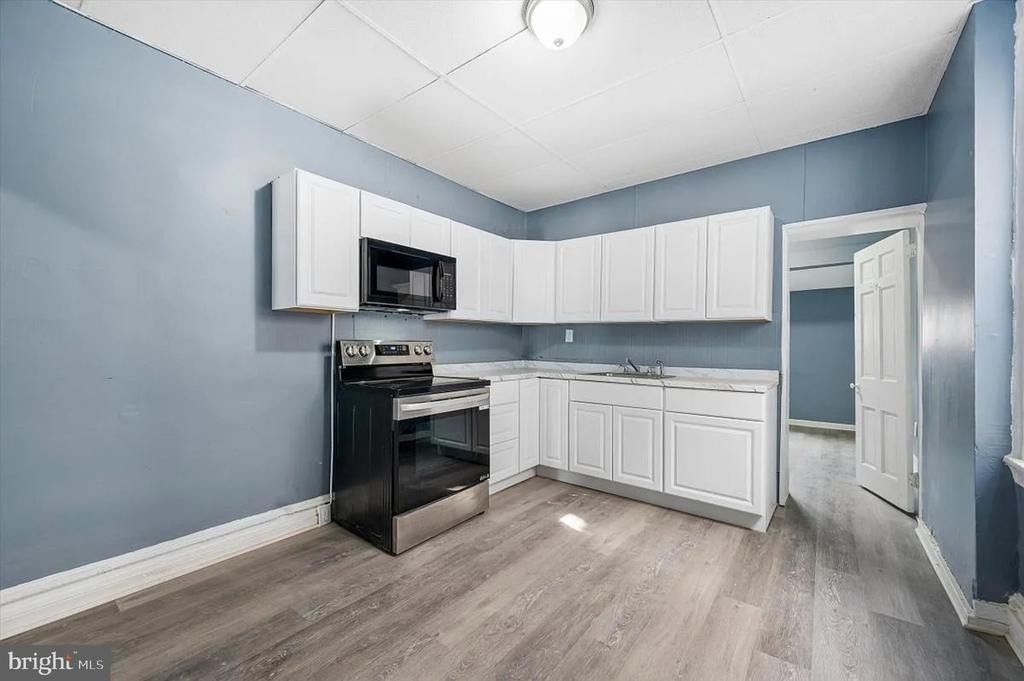 1110 Morton Avenue - Photo 2