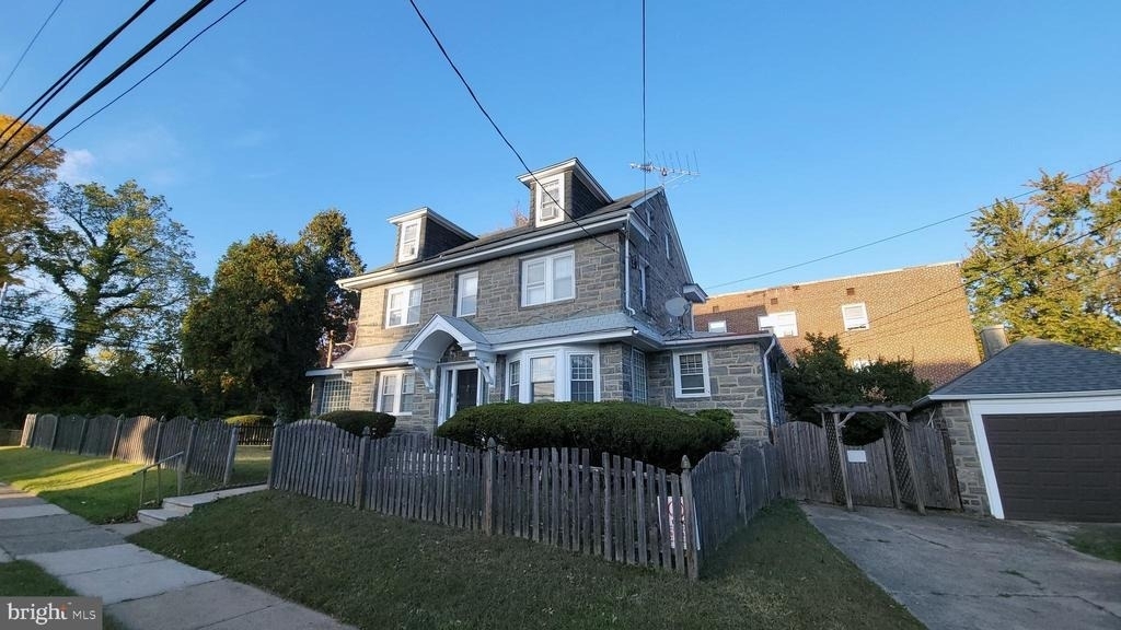 1806 Garrett Road - Photo 3