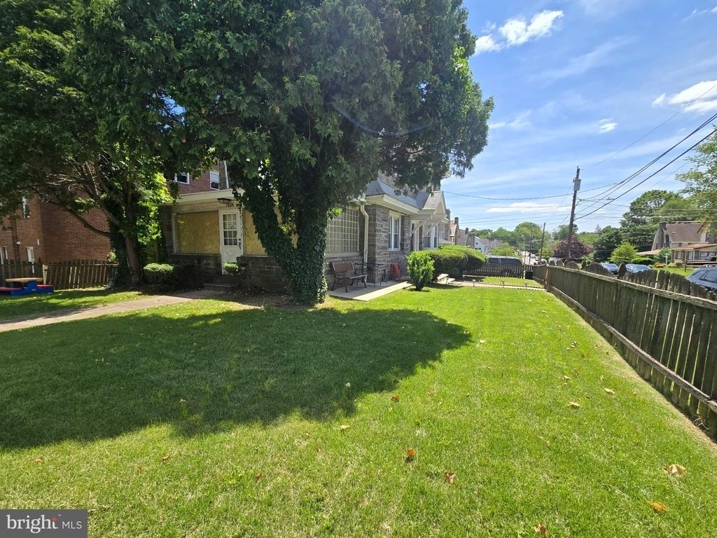 1806 Garrett Road - Photo 1