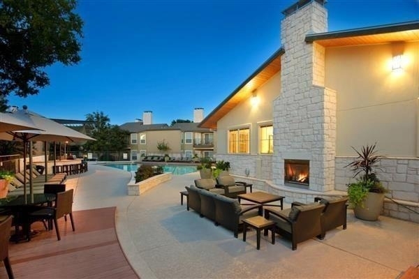 2800 Bartons Bluff Ln - Photo 8
