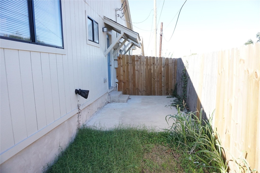 1615 Whirlwind Trl - Photo 5