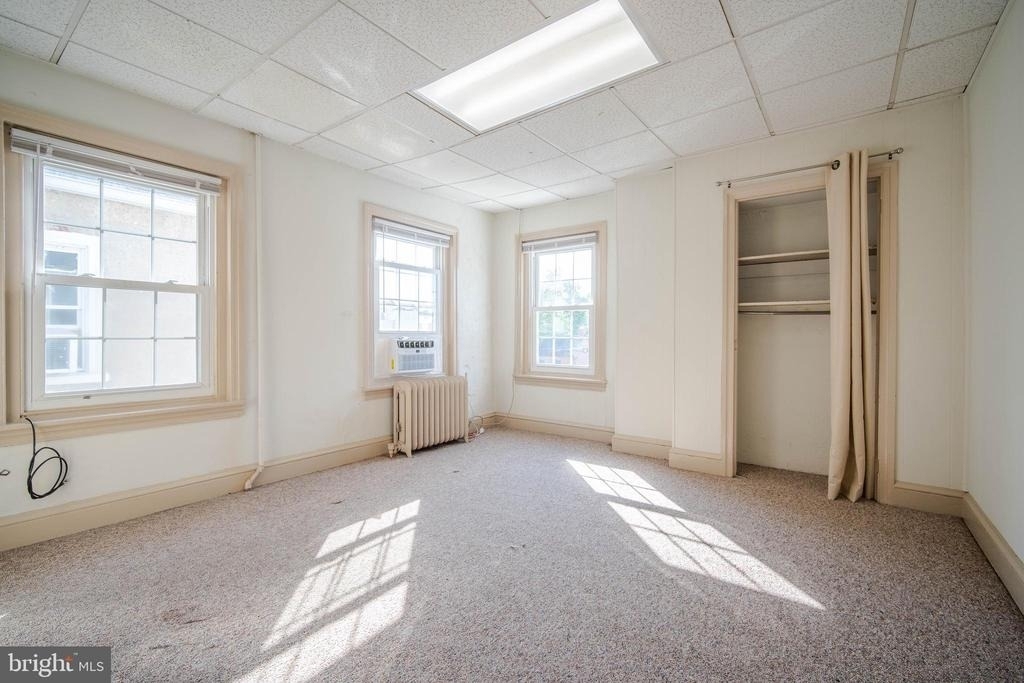 126 W Market - Photo 4