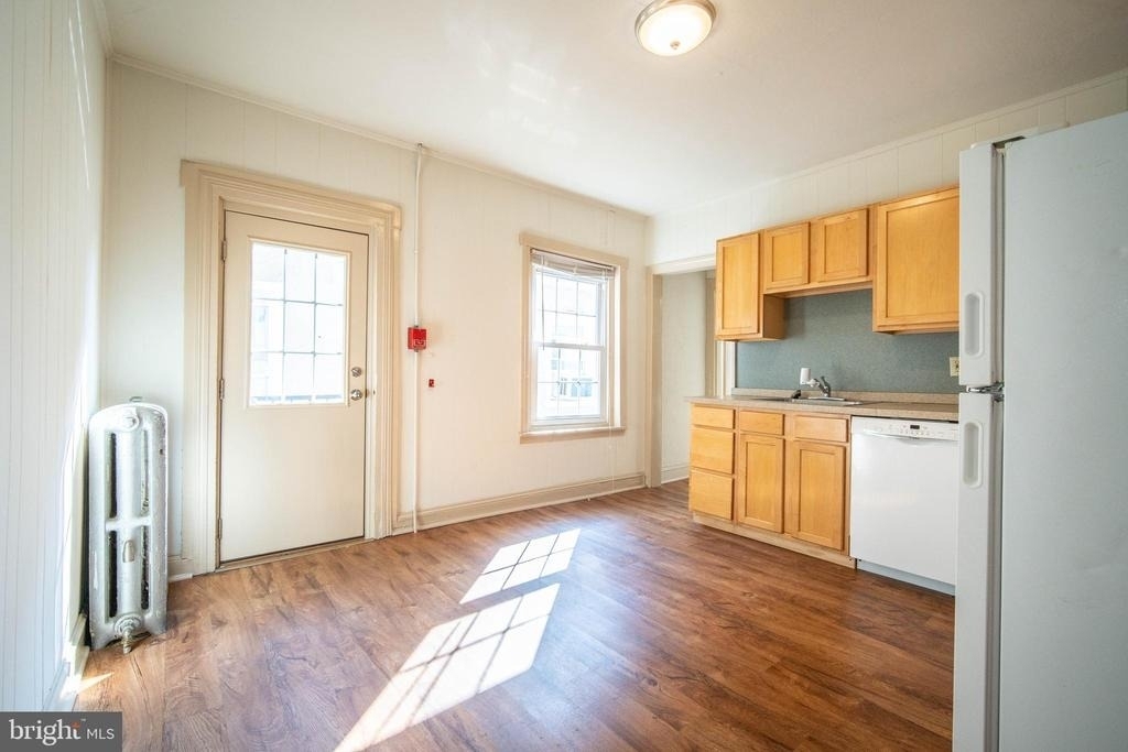 126 W Market - Photo 8