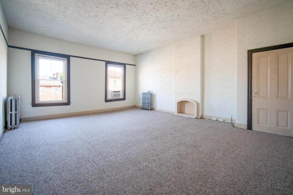 126 W Market - Photo 11