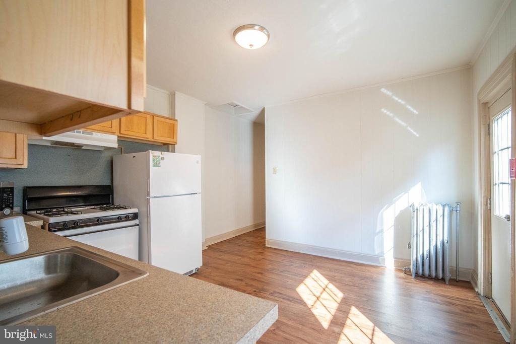 126 W Market - Photo 9