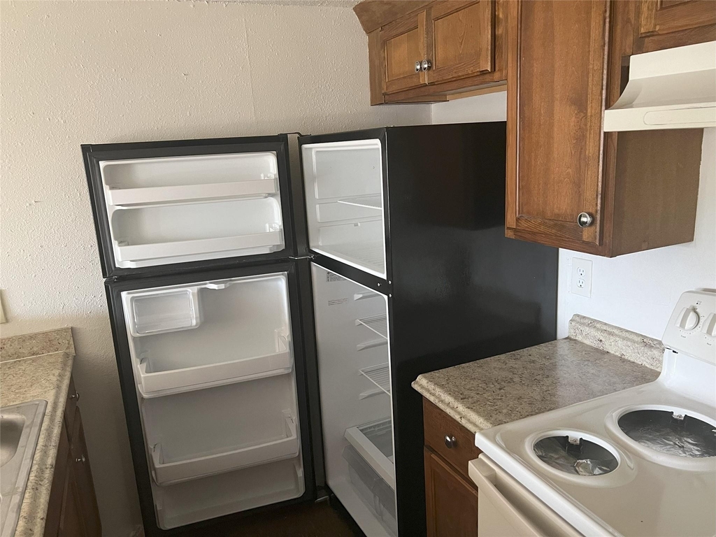 1820 Wooten Park Dr - Photo 6