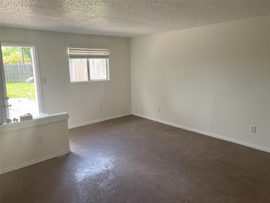 1820 Wooten Park Dr - Photo 5