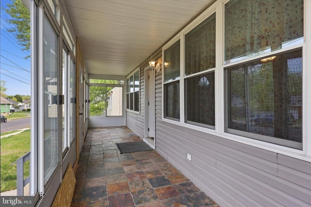 334 N Oakland Avenue - Photo 2