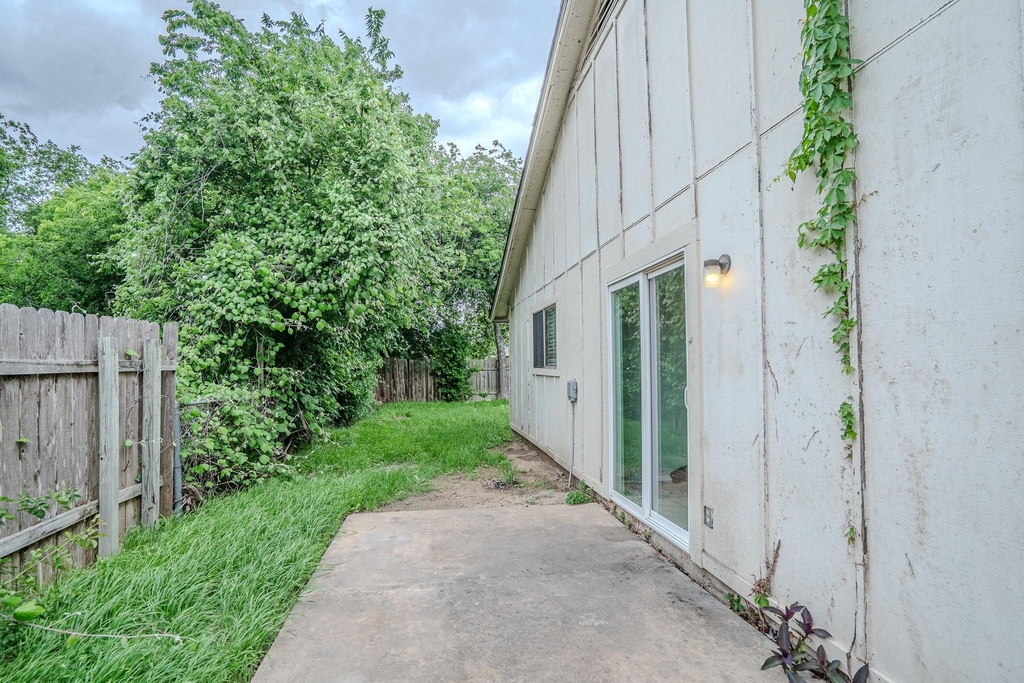 12403 Tree Line Dr - Photo 15