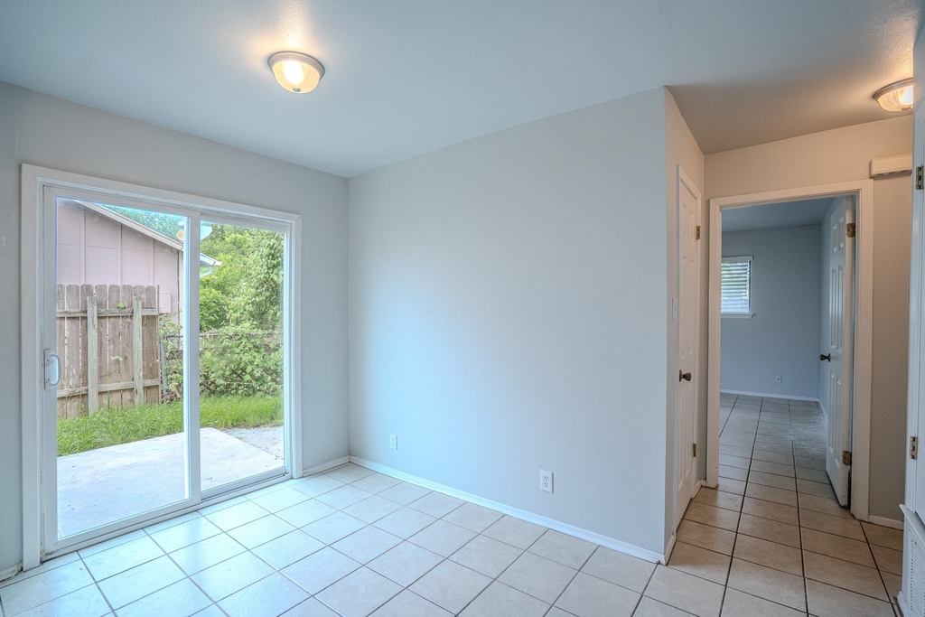 12403 Tree Line Dr - Photo 4