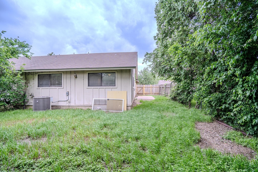 12403 Tree Line Dr - Photo 13