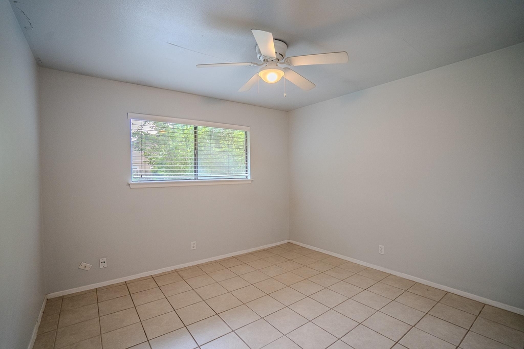 12403 Tree Line Dr - Photo 11