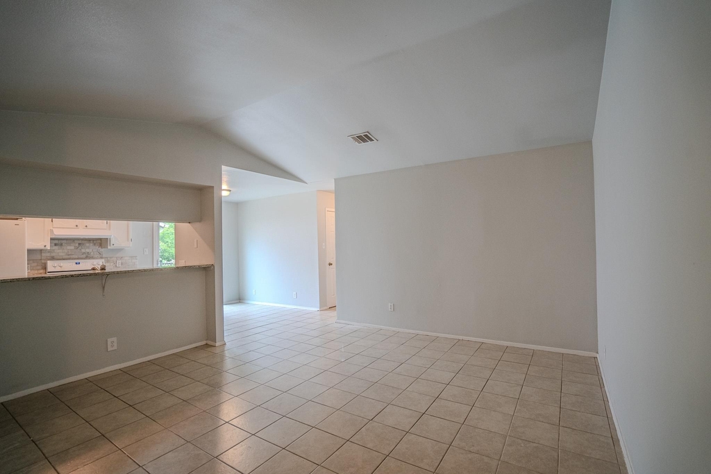 12403 Tree Line Dr - Photo 3