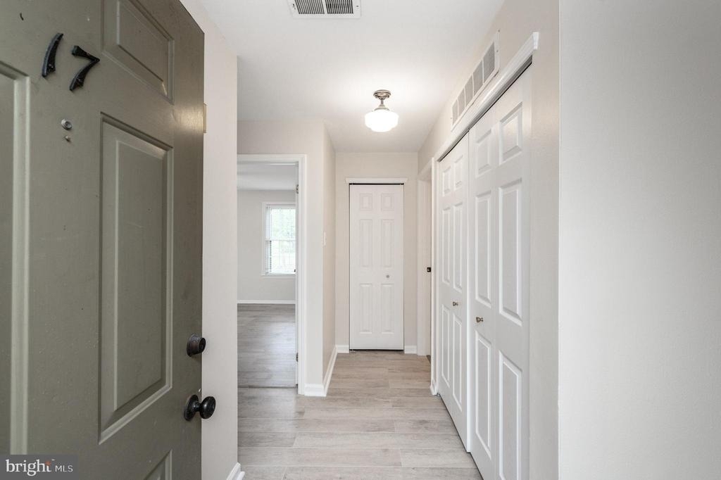 17 Chelmsford Court - Photo 2