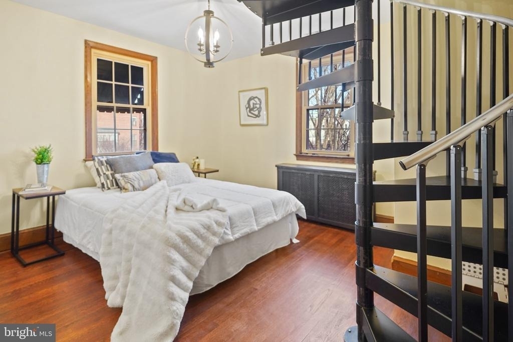 5503 44th Avenue - Photo 3