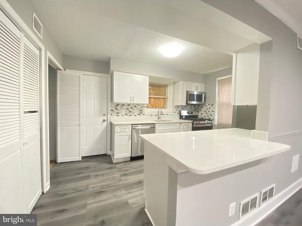 2301 Houston Street - Photo 5