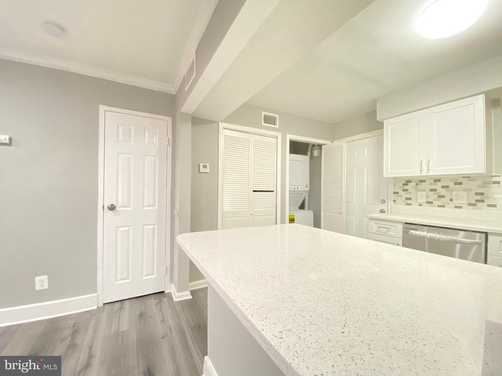 2301 Houston Street - Photo 6