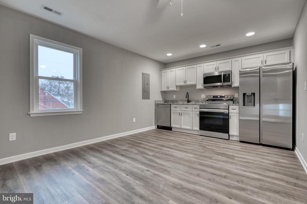 6722 Brentwood Avenue - Photo 2