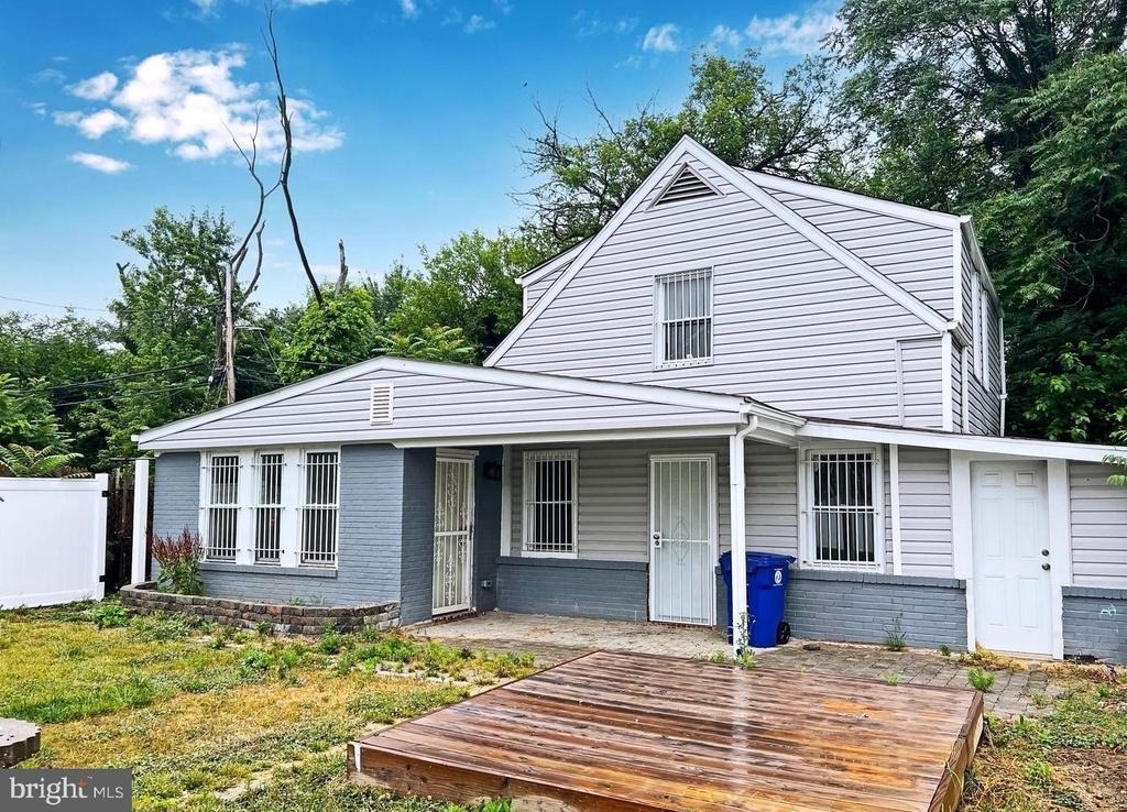 5209 Cuthbert Avenue - Photo 1