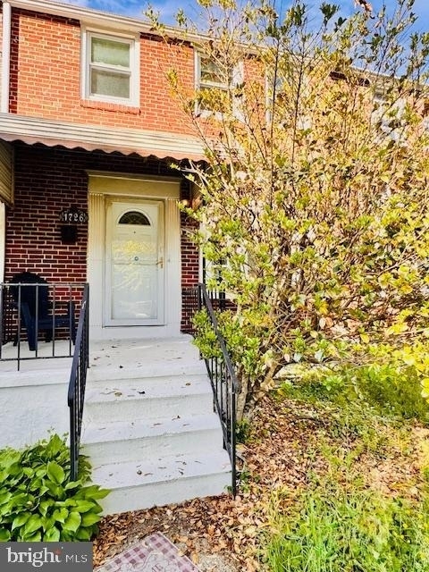 1726 E Belvedere Avenue - Photo 0