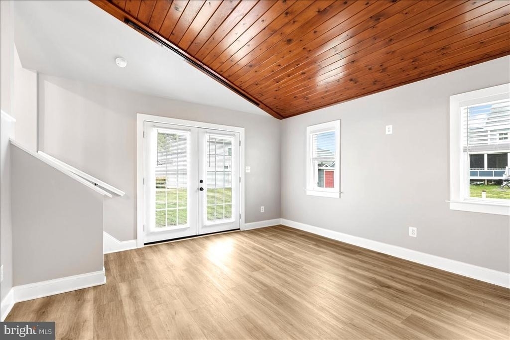 1621 Bentley Road - Photo 5