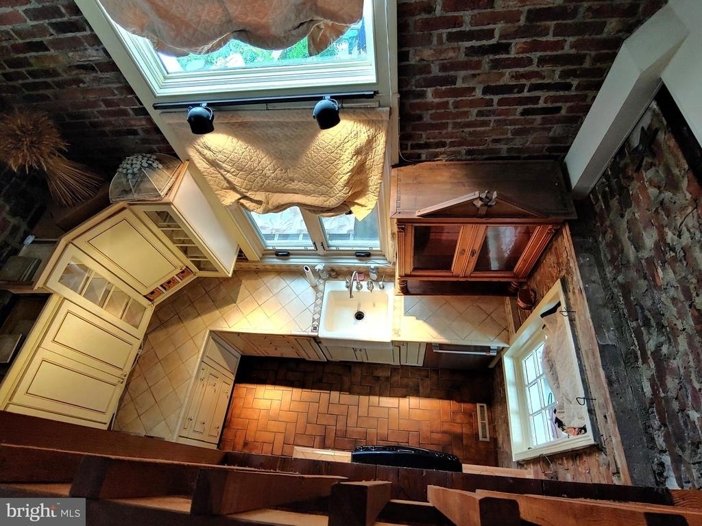 30 Cornhill Street - Photo 26