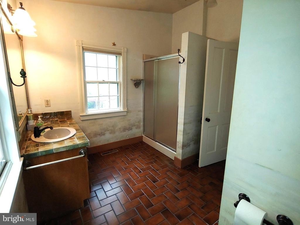 30 Cornhill Street - Photo 35