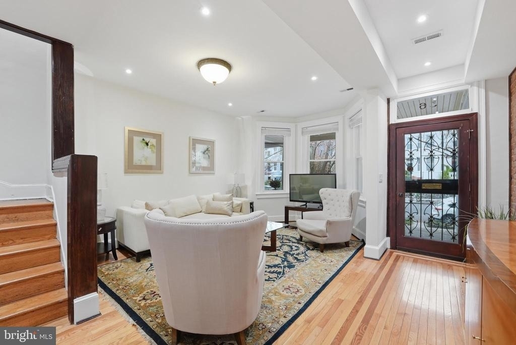 56 Adams Street Nw - Photo 4