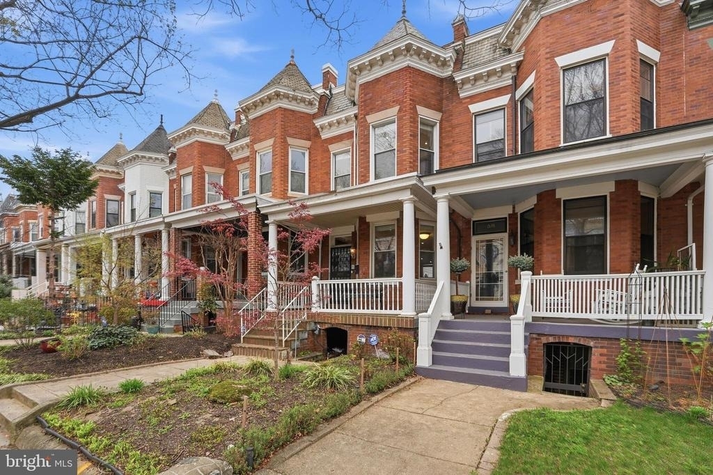 56 Adams Street Nw - Photo 1