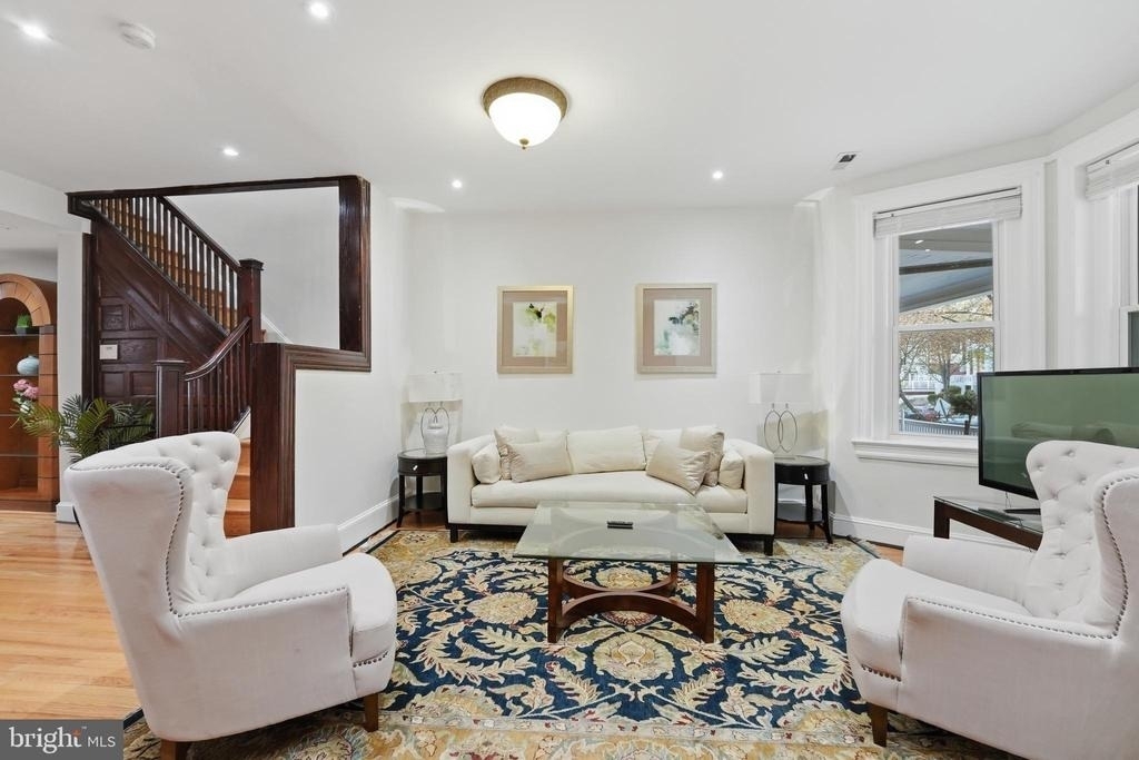 56 Adams Street Nw - Photo 5