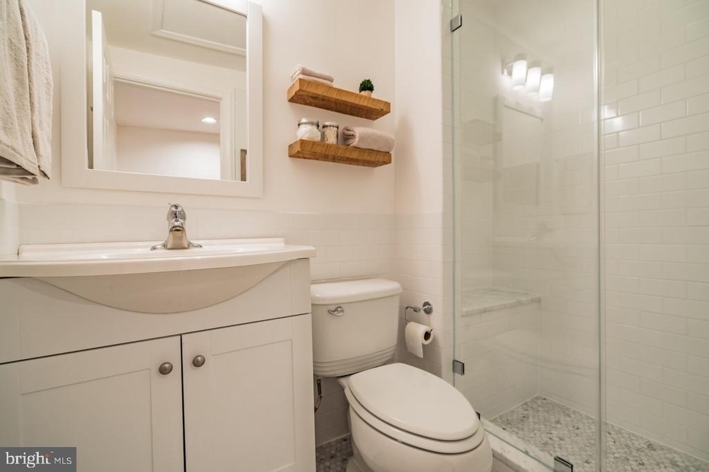 619 11th Street Ne - Photo 4