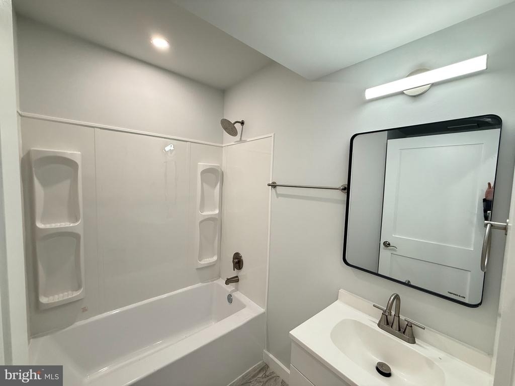 1516 18th Street Se - Photo 6