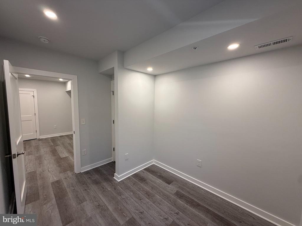 1516 18th Street Se - Photo 4