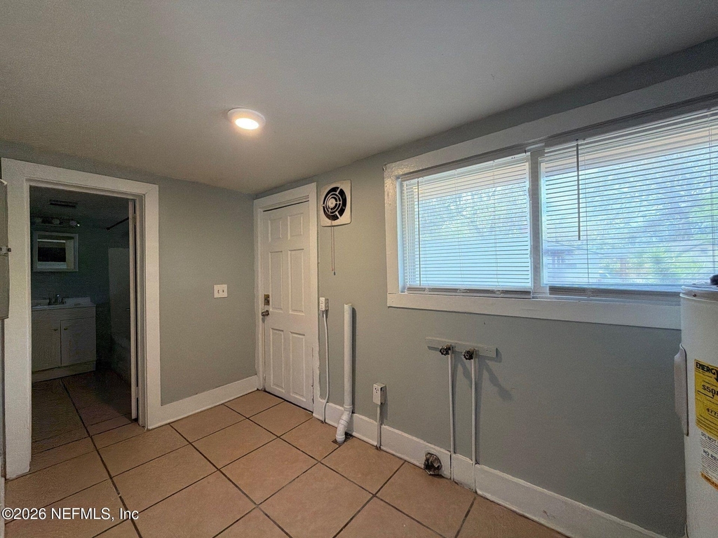 7210 Elwood Avenue - Photo 9