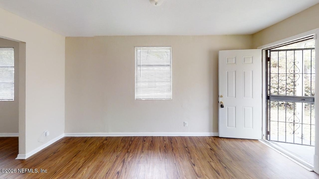 2178 W 41st Street - Photo 5