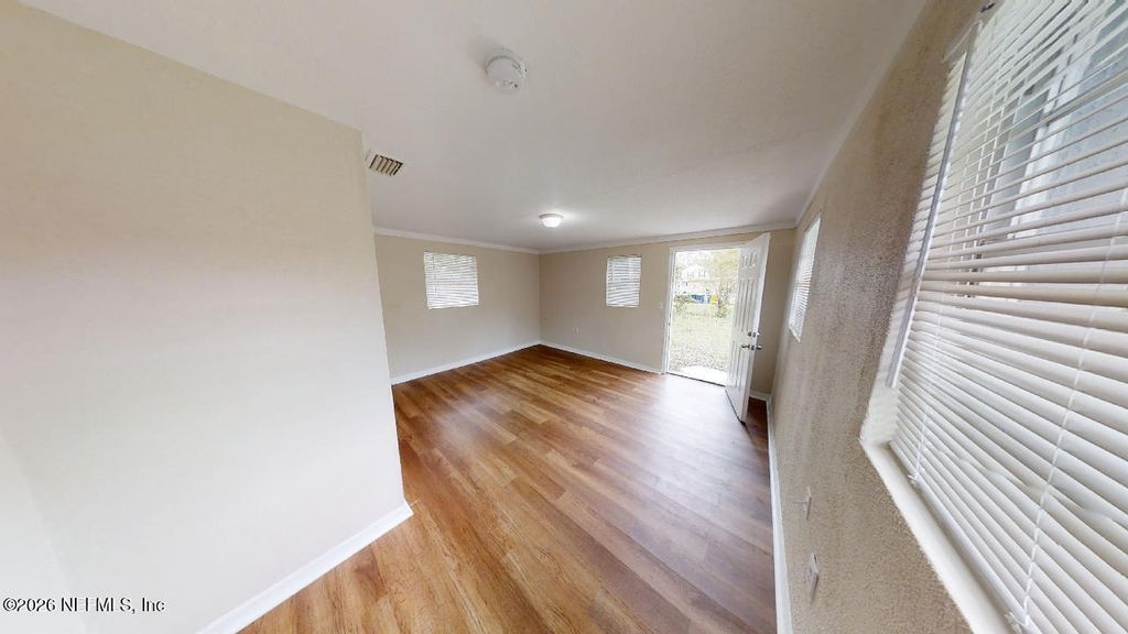 2178 W 41st Street - Photo 6
