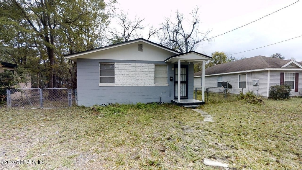 2178 W 41st Street - Photo 1