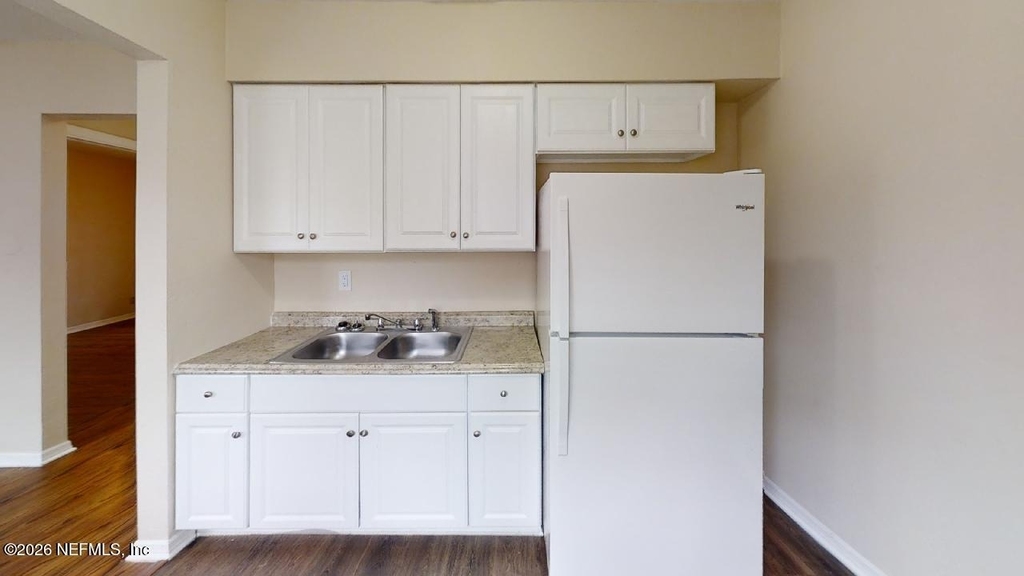 2178 W 41st Street - Photo 2