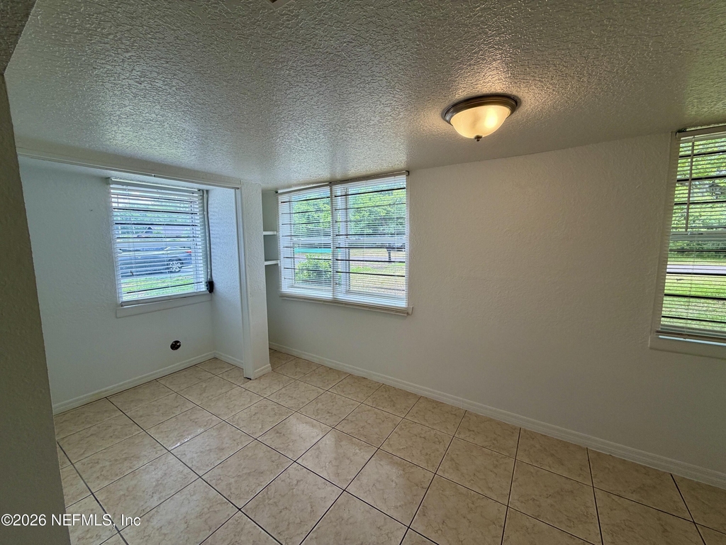 5903 Droad Street - Photo 6