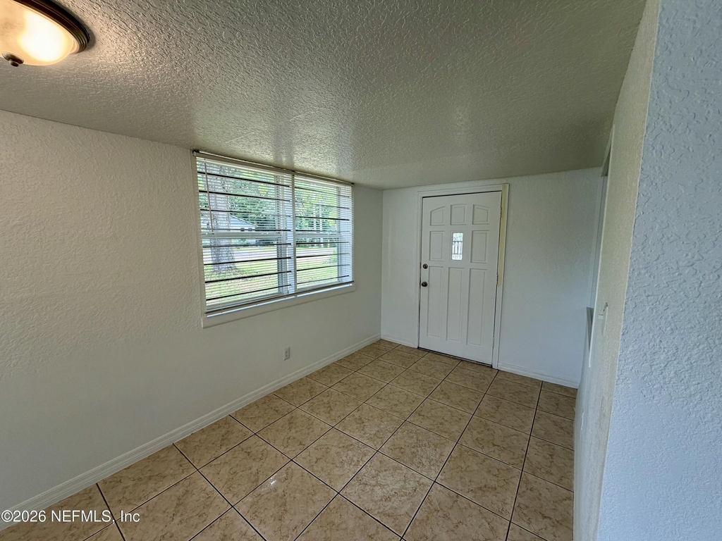 5903 Droad Street - Photo 5
