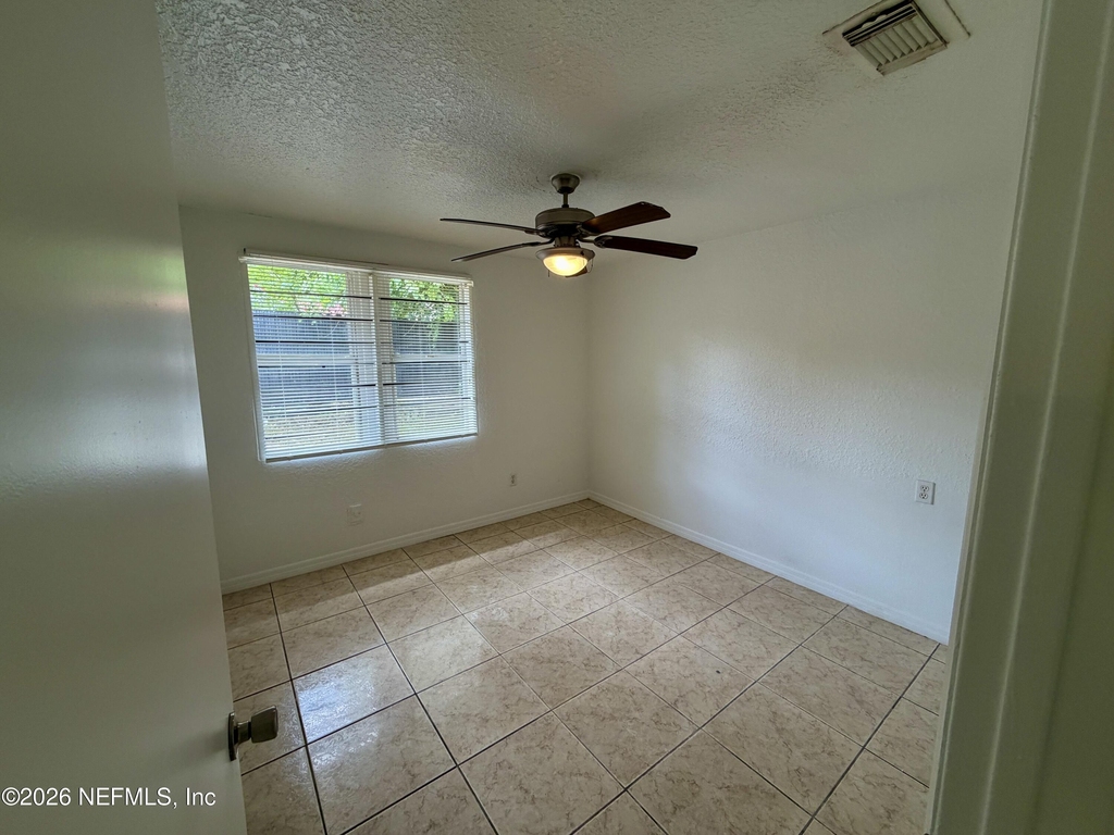 5903 Droad Street - Photo 7
