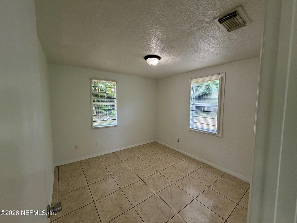 5903 Droad Street - Photo 9