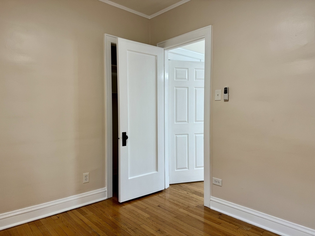 2125 Wesley Avenue - Photo 10